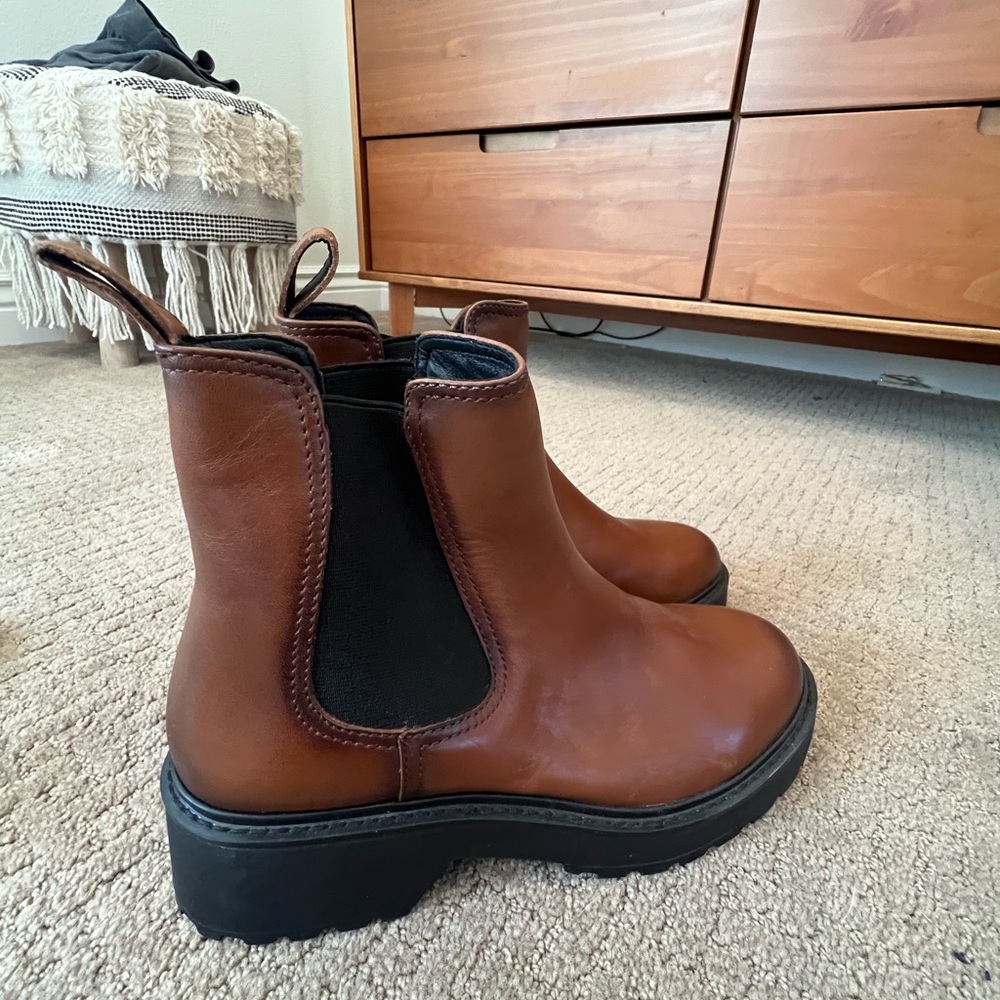 NWOT Steve Madden Brown Leather Boots - Picture 2 of 4